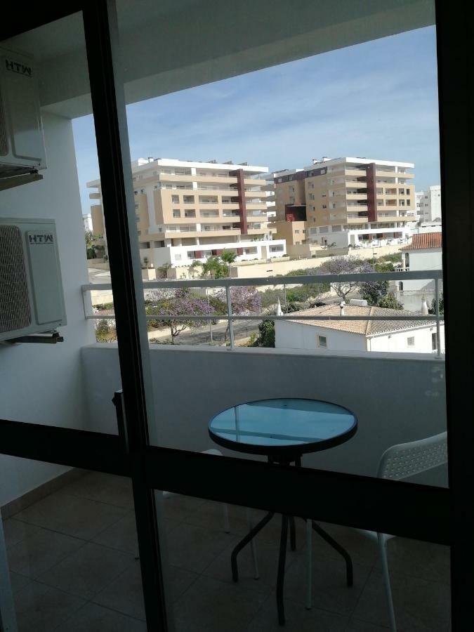 Ocean'S 7 - Lagos Guest House מראה חיצוני תמונה