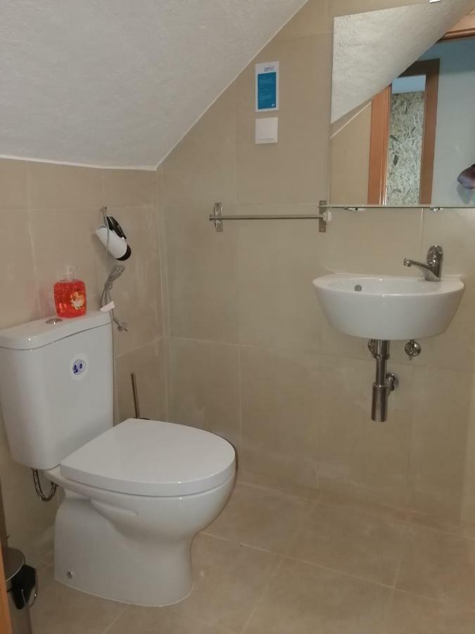 Ocean'S 7 - Lagos Guest House מראה חיצוני תמונה